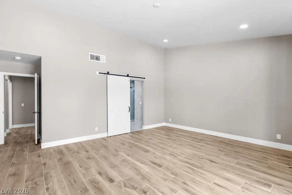 3360 Pioneer, Las Vegas, NV 89129