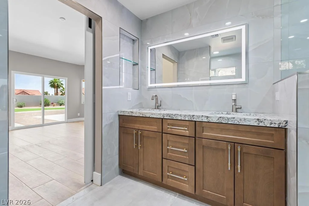 3360 Pioneer, Las Vegas, NV 89129