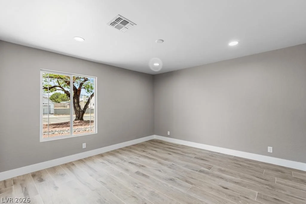 3360 Pioneer, Las Vegas, NV 89129