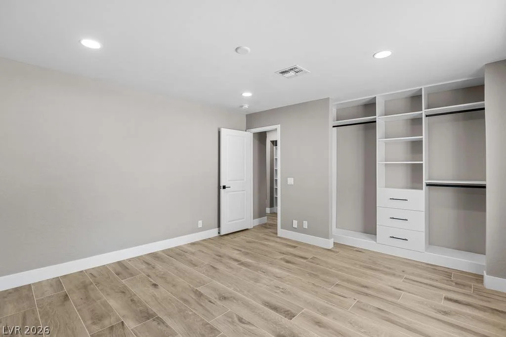 3360 Pioneer, Las Vegas, NV 89129