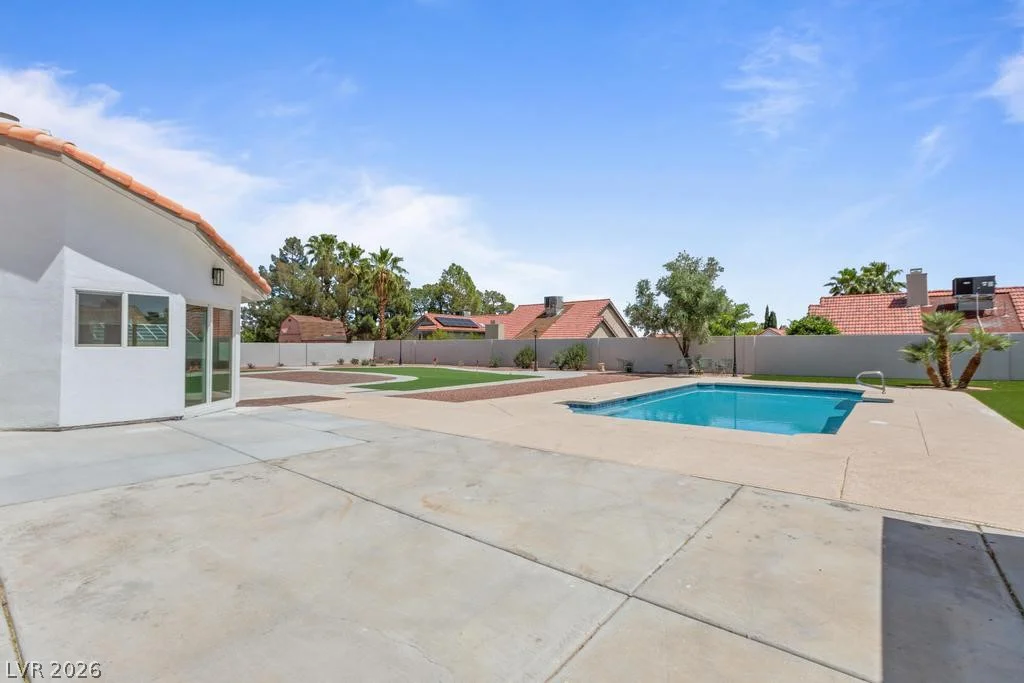 3360 Pioneer, Las Vegas, NV 89129