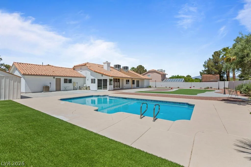 3360 Pioneer, Las Vegas, NV 89129