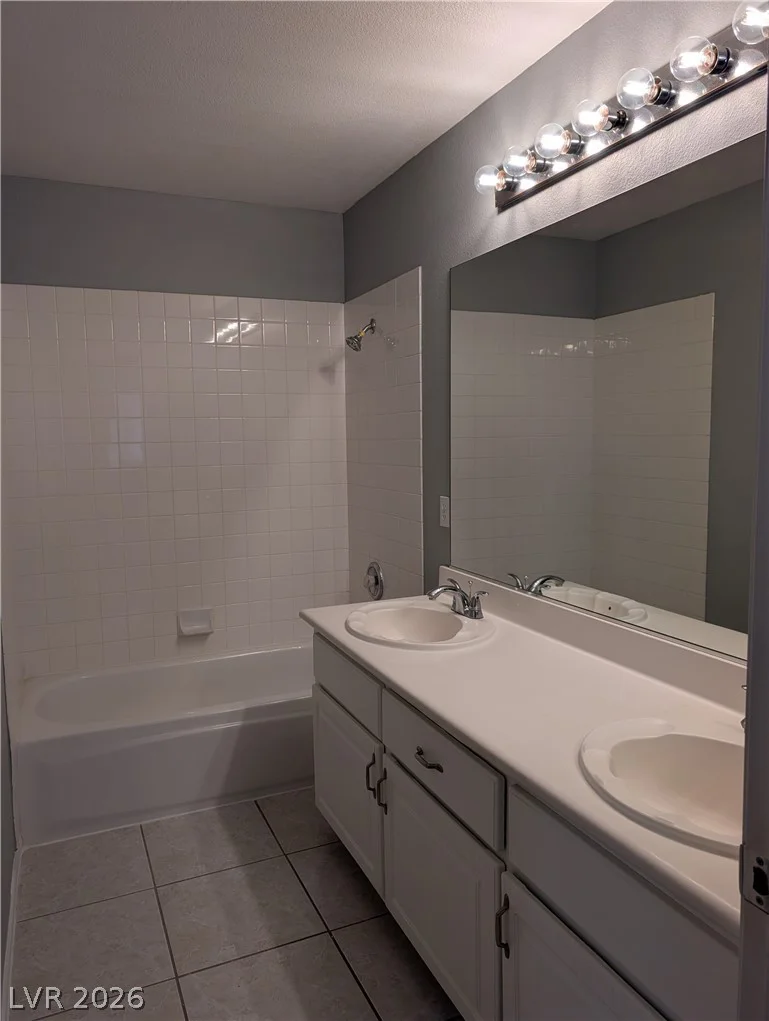 9753 Silver Dusk, Las Vegas, NV 89183