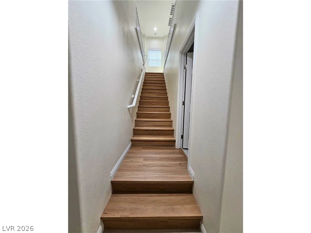8476 Spirit Vale, Las Vegas, NV 89117