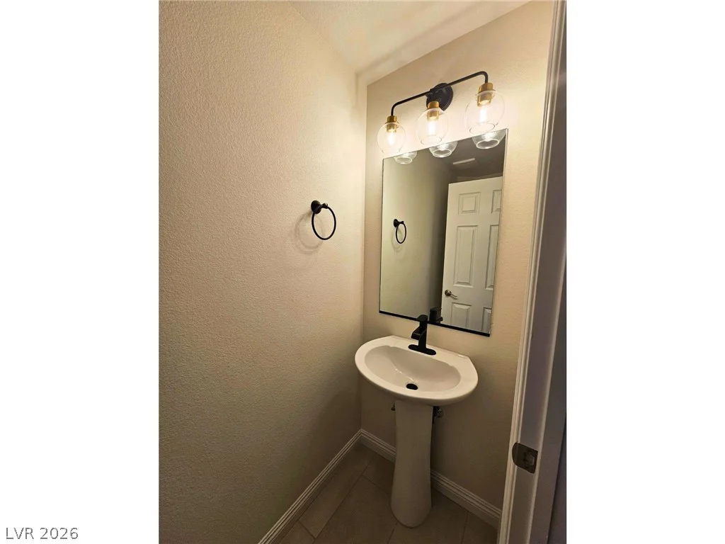 8476 Spirit Vale, Las Vegas, NV 89117