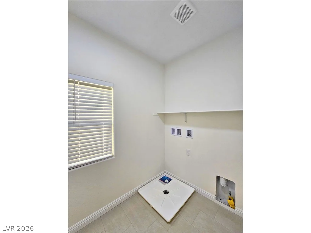 8476 Spirit Vale, Las Vegas, NV 89117