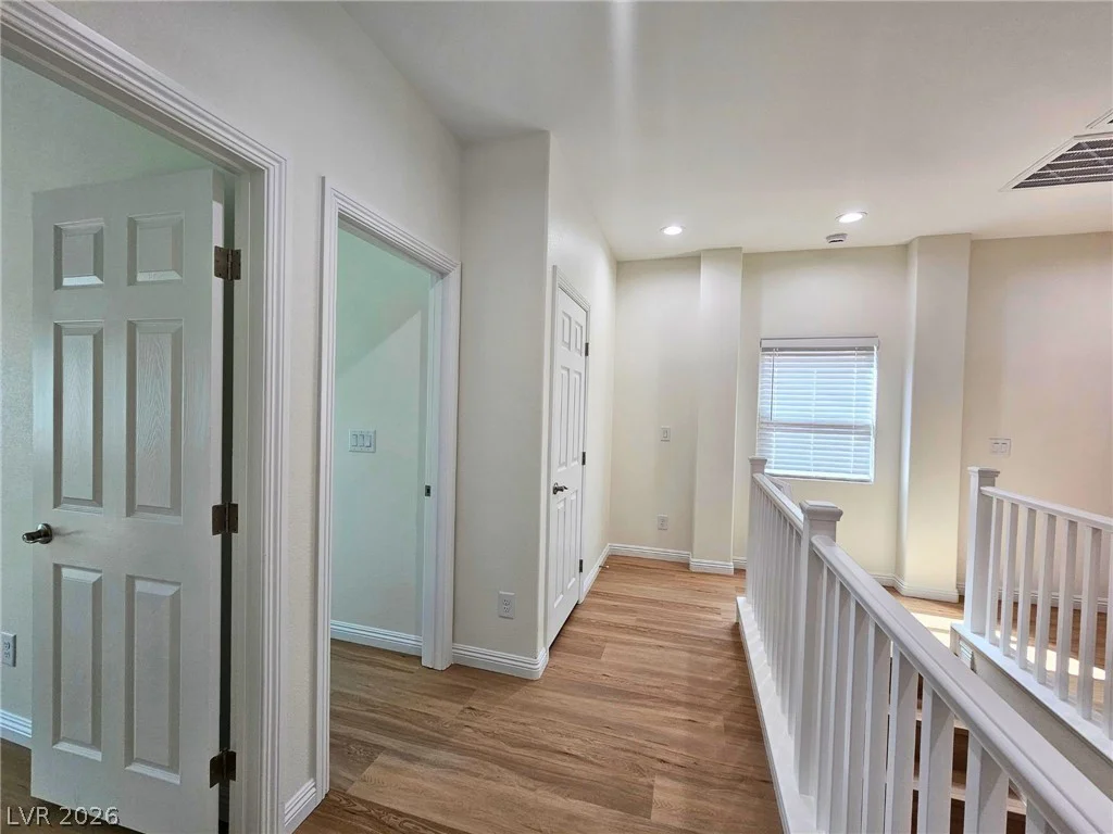 8476 Spirit Vale, Las Vegas, NV 89117