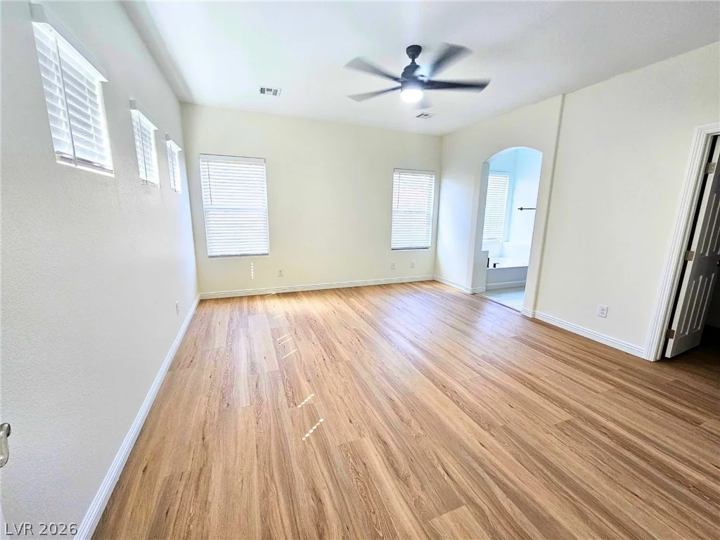 8476 Spirit Vale, Las Vegas, NV 89117
