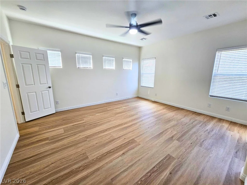 8476 Spirit Vale, Las Vegas, NV 89117