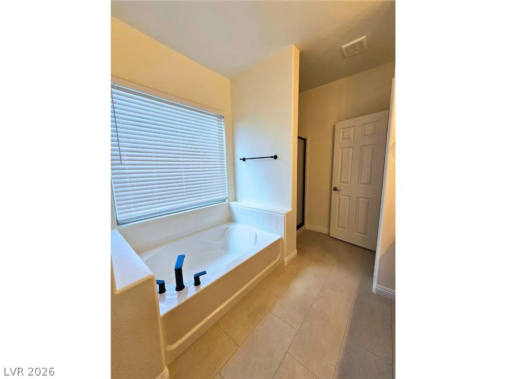 8476 Spirit Vale, Las Vegas, NV 89117