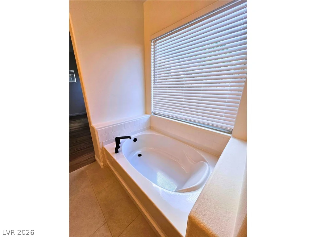 8476 Spirit Vale, Las Vegas, NV 89117