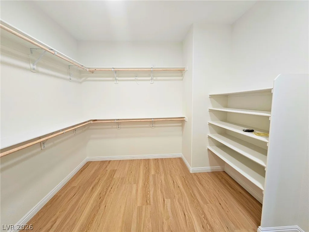 8476 Spirit Vale, Las Vegas, NV 89117