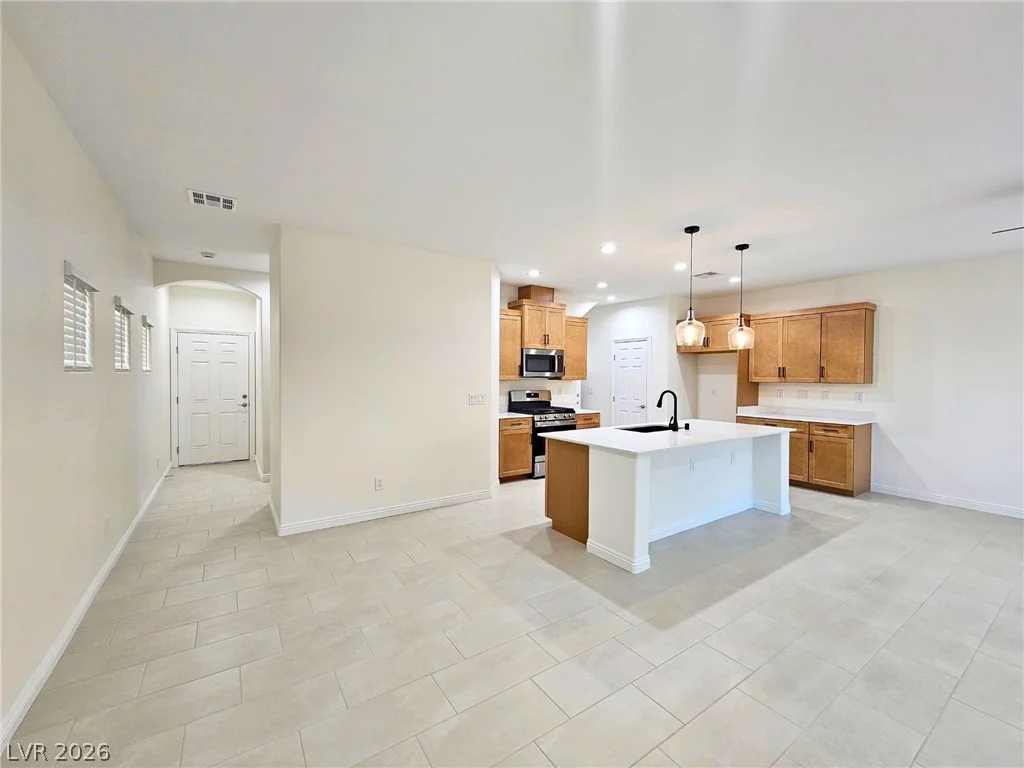 8476 Spirit Vale, Las Vegas, NV 89117