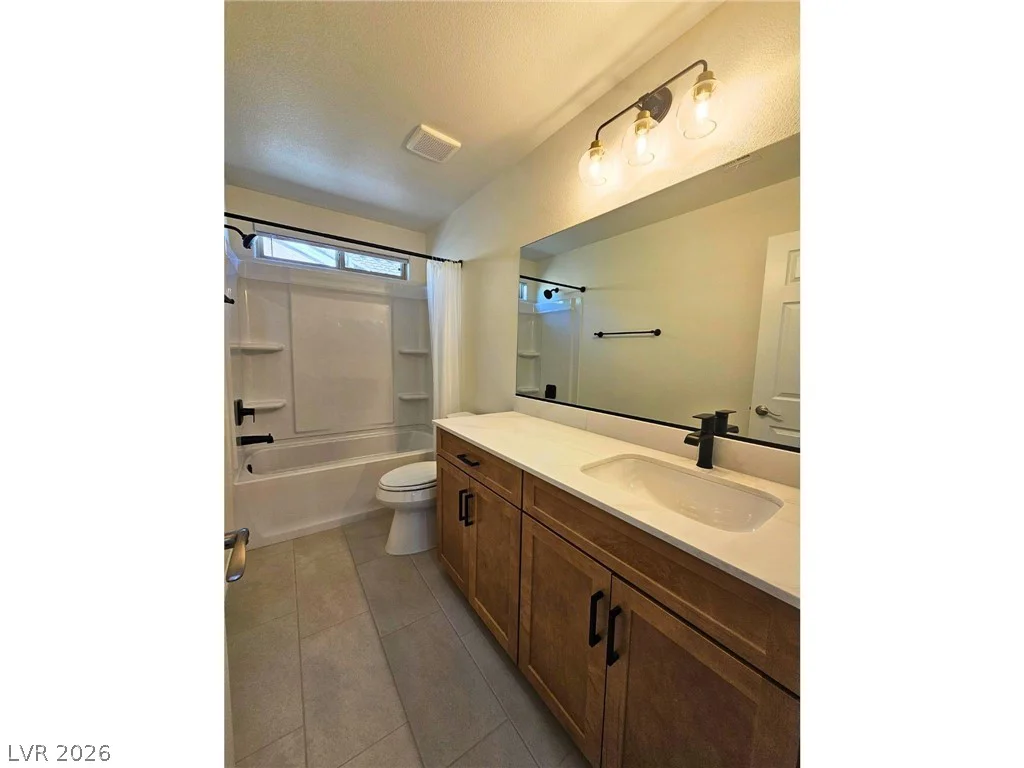 8476 Spirit Vale, Las Vegas, NV 89117