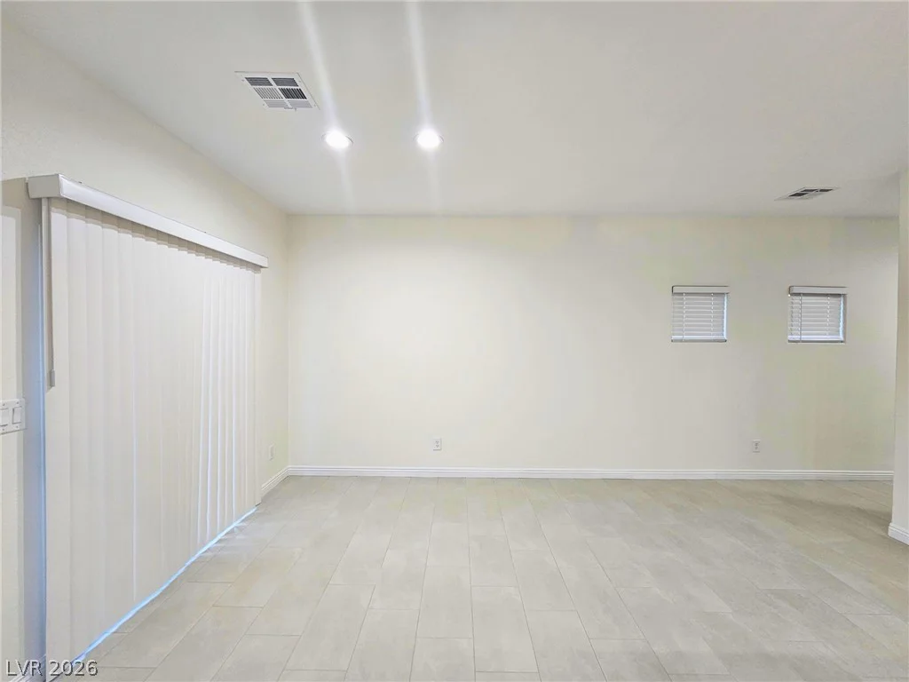8476 Spirit Vale, Las Vegas, NV 89117