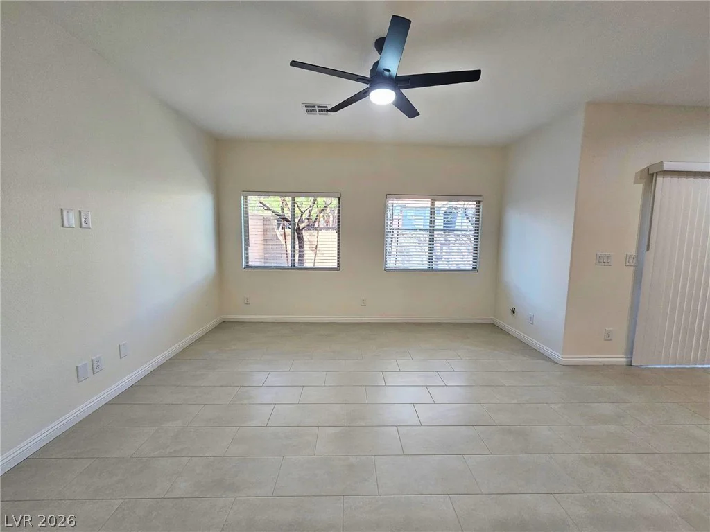 8476 Spirit Vale, Las Vegas, NV 89117
