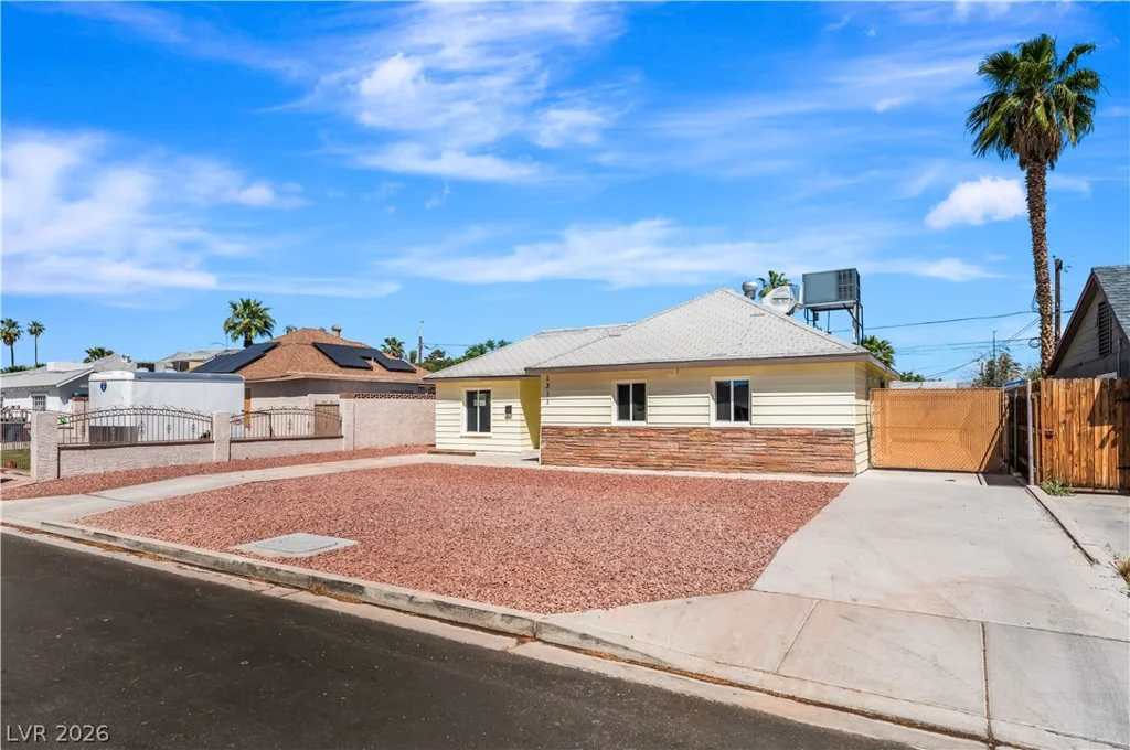1311 Sweeney, Las Vegas, NV 89104