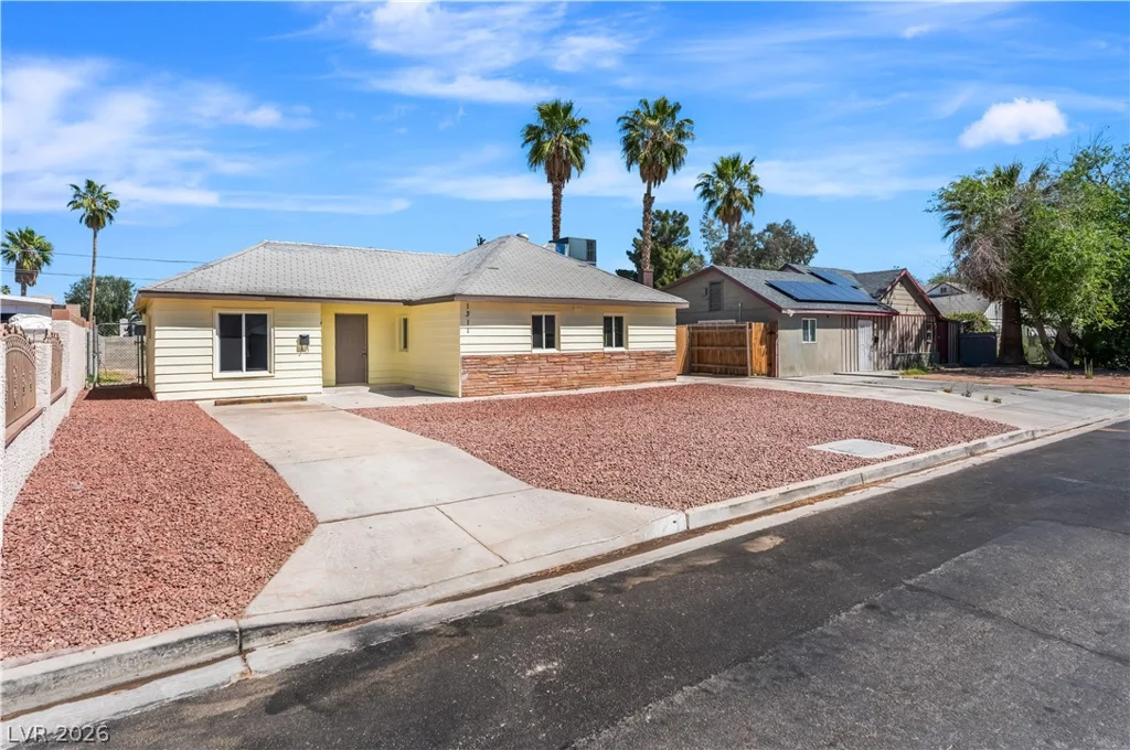 1311 Sweeney, Las Vegas, NV 89104