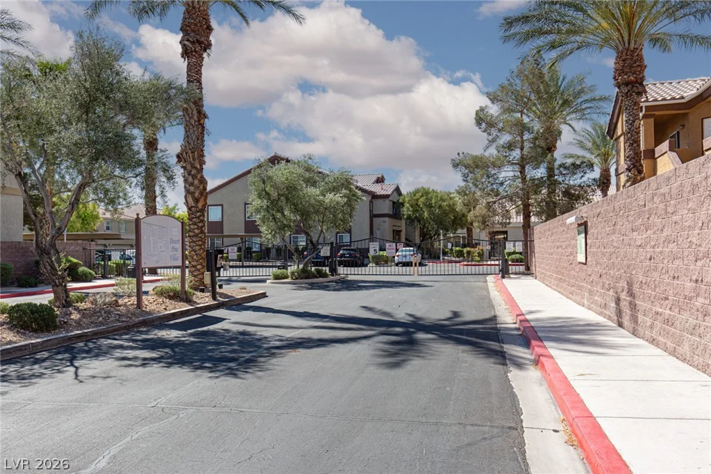 3933 Lazy Pine, Las Vegas, NV 89108