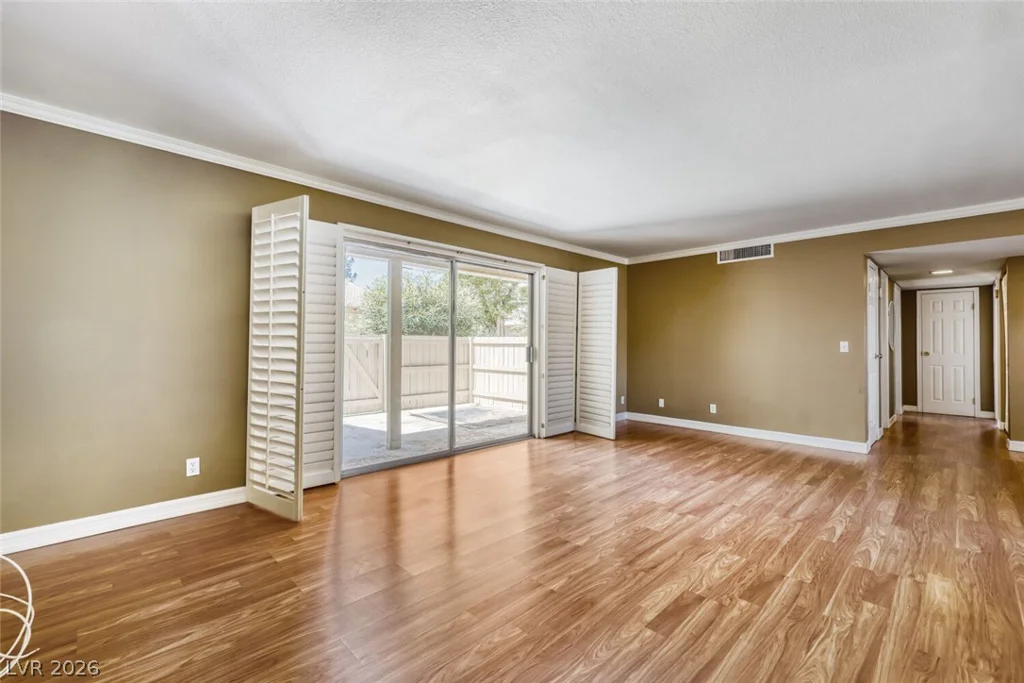 3173 Pinehurst, Las Vegas, NV 89109