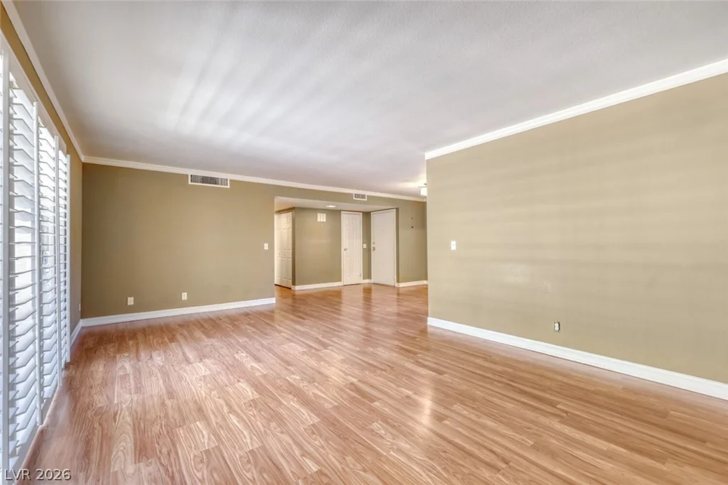 3173 Pinehurst, Las Vegas, NV 89109
