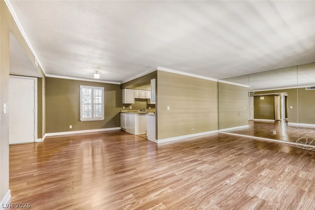 3173 Pinehurst, Las Vegas, NV 89109