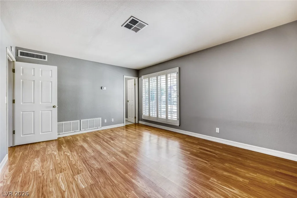 3173 Pinehurst, Las Vegas, NV 89109