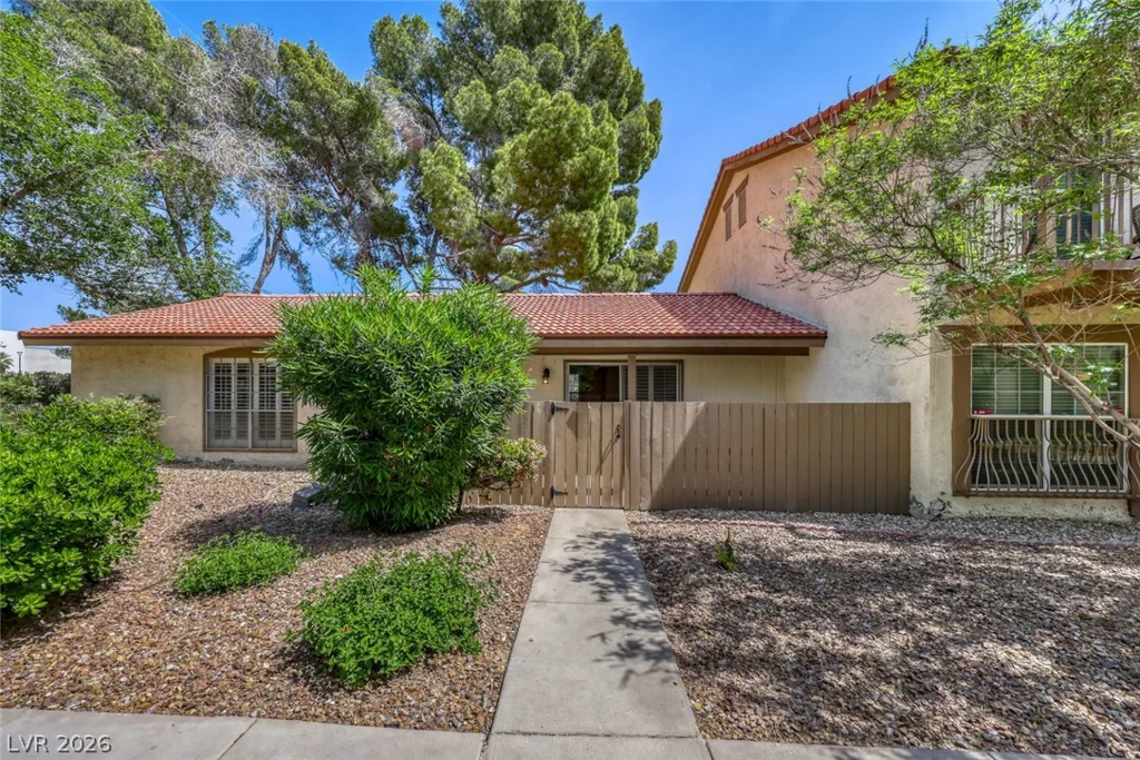 3173 Pinehurst, Las Vegas, NV 89109