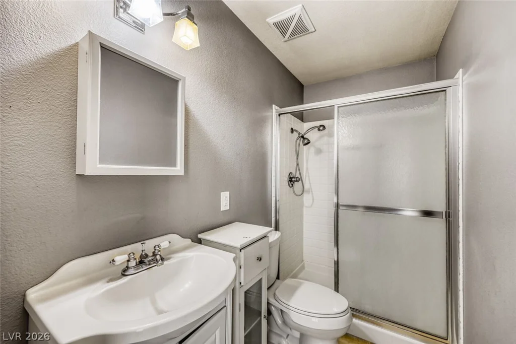 3173 Pinehurst, Las Vegas, NV 89109