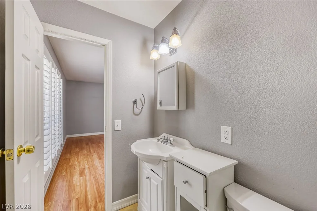 3173 Pinehurst, Las Vegas, NV 89109