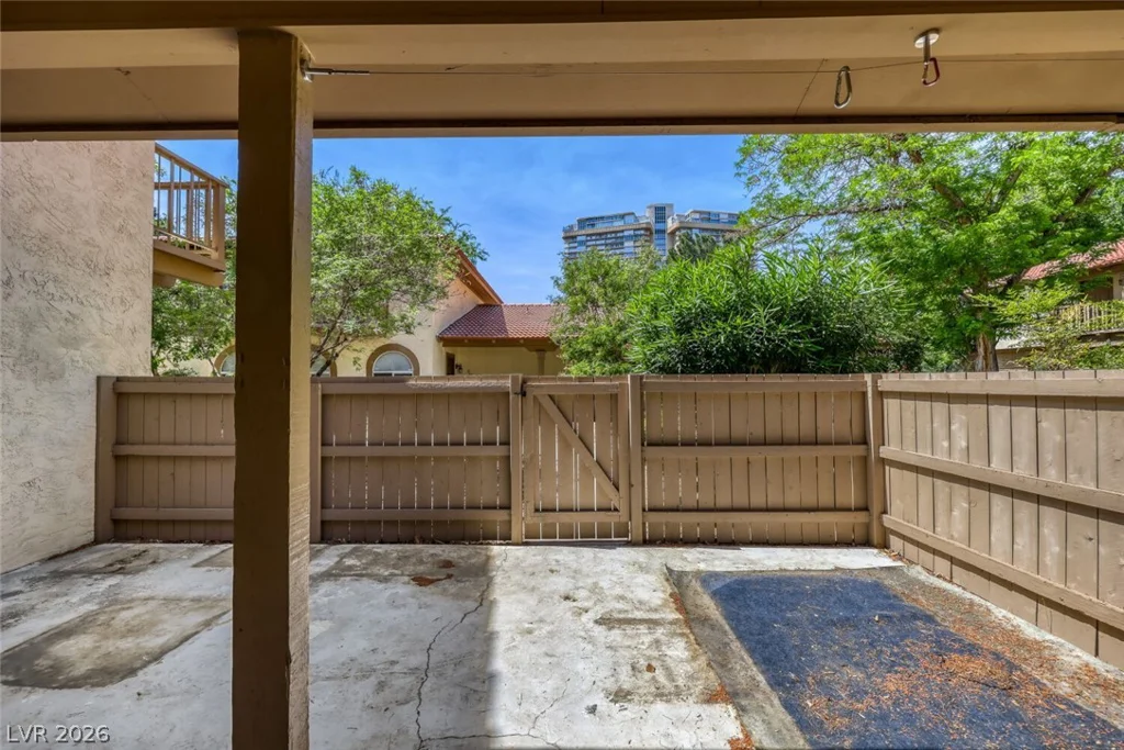 3173 Pinehurst, Las Vegas, NV 89109