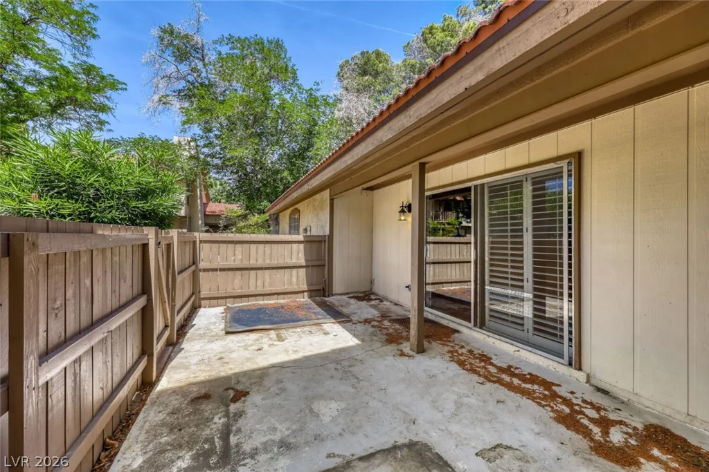 3173 Pinehurst, Las Vegas, NV 89109