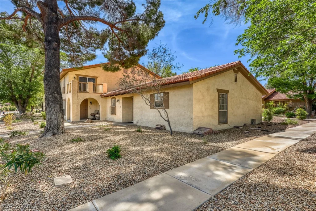 3173 Pinehurst, Las Vegas, NV 89109