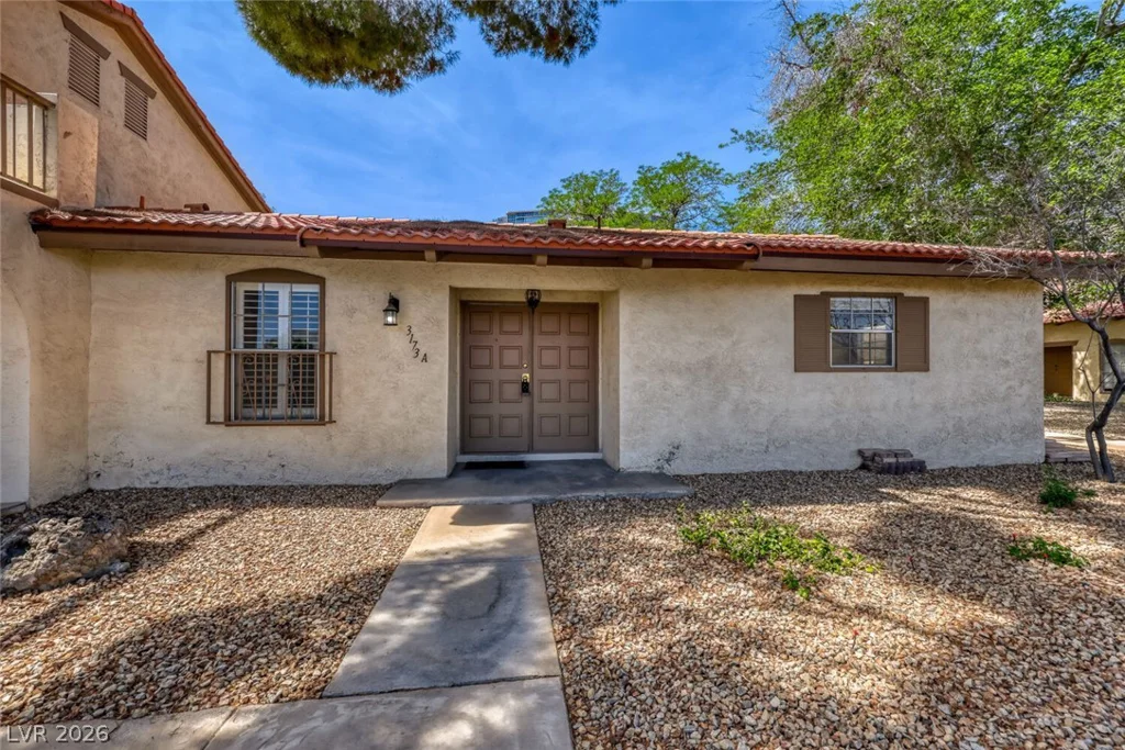 3173 Pinehurst, Las Vegas, NV 89109