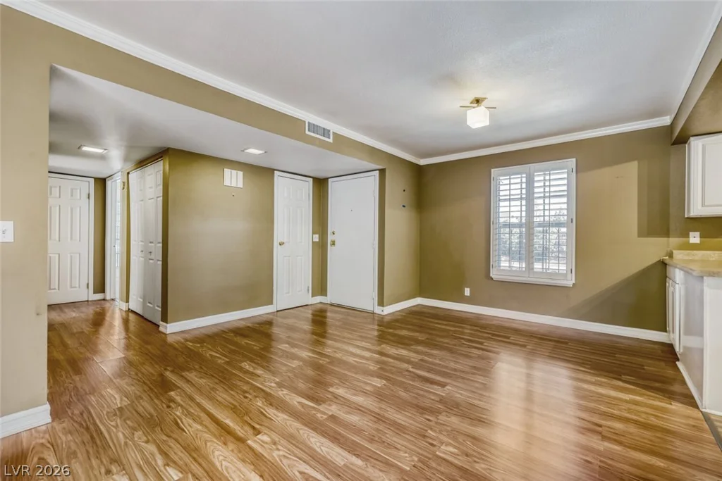 3173 Pinehurst, Las Vegas, NV 89109
