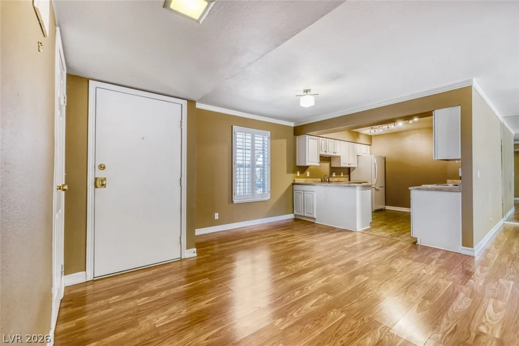 3173 Pinehurst, Las Vegas, NV 89109