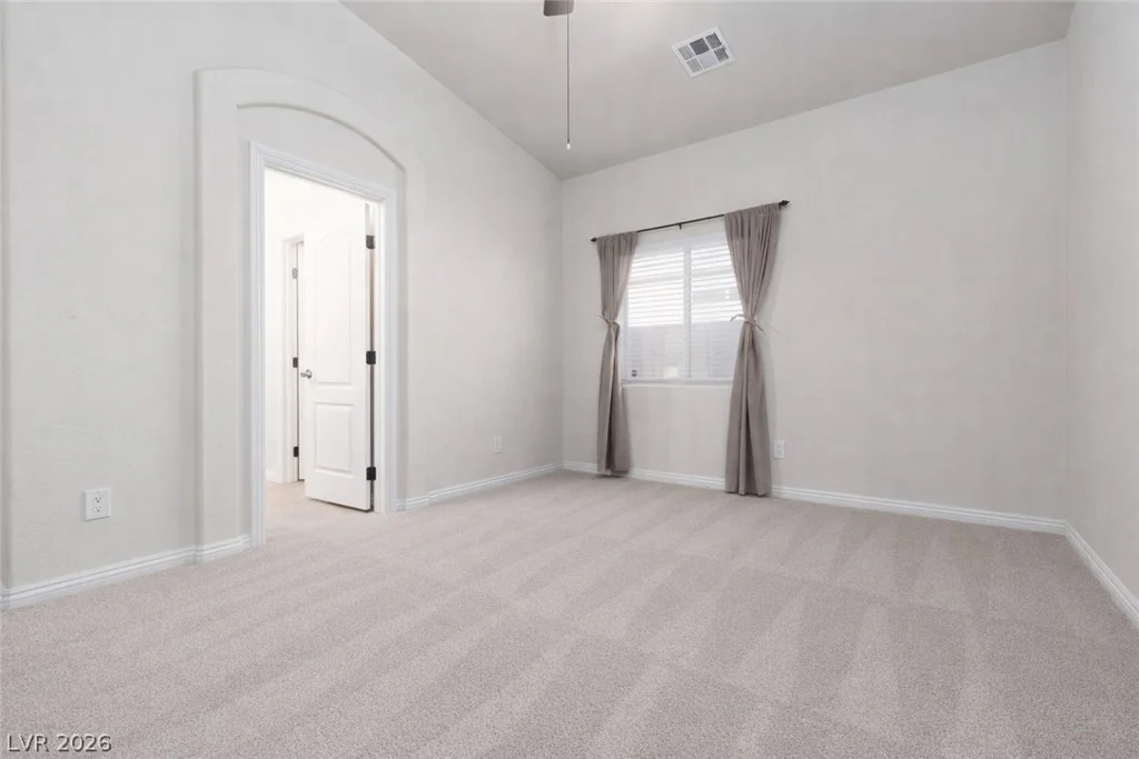 1995 Dakota Lodge, Las Vegas, NV 89123