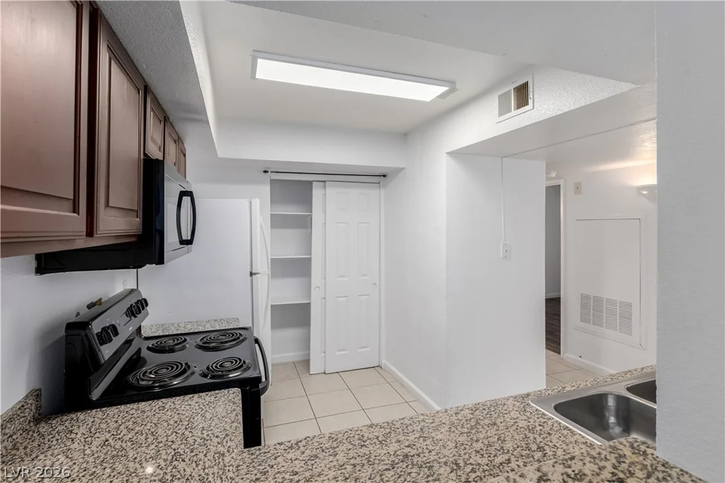 6800 Lake Mead, Las Vegas, NV 89156