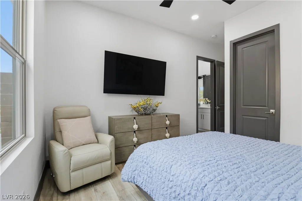 6880 Equinox Cliff, Las Vegas, NV 89135