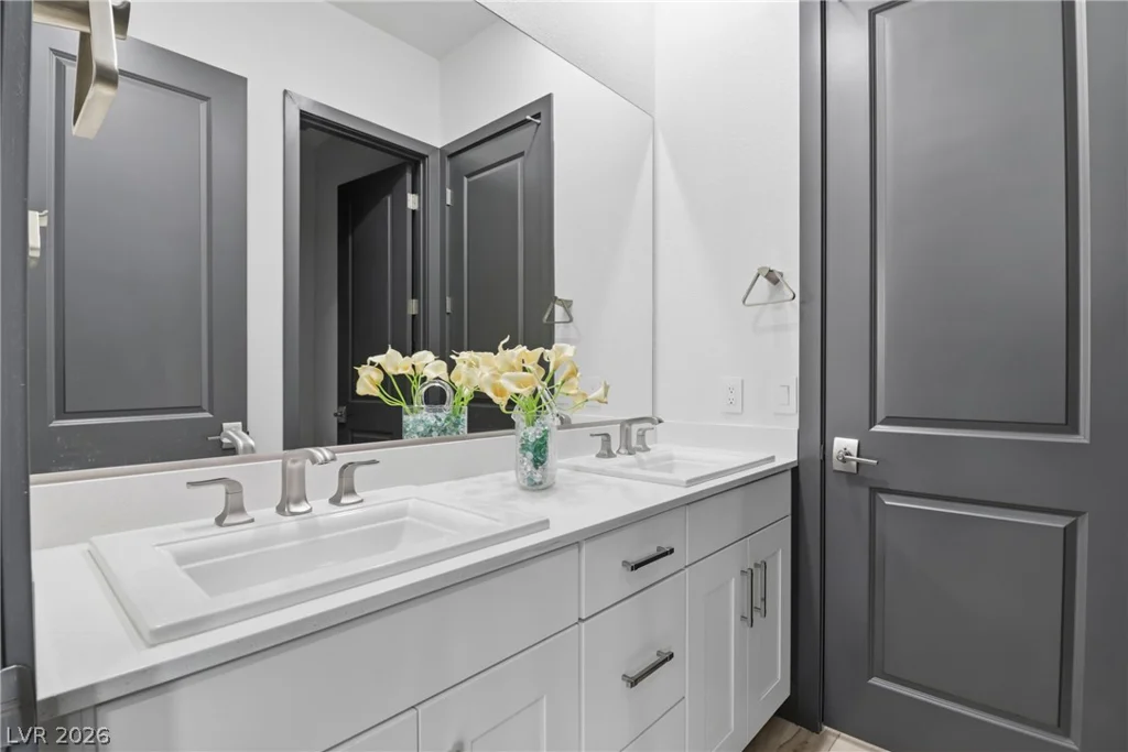 6880 Equinox Cliff, Las Vegas, NV 89135