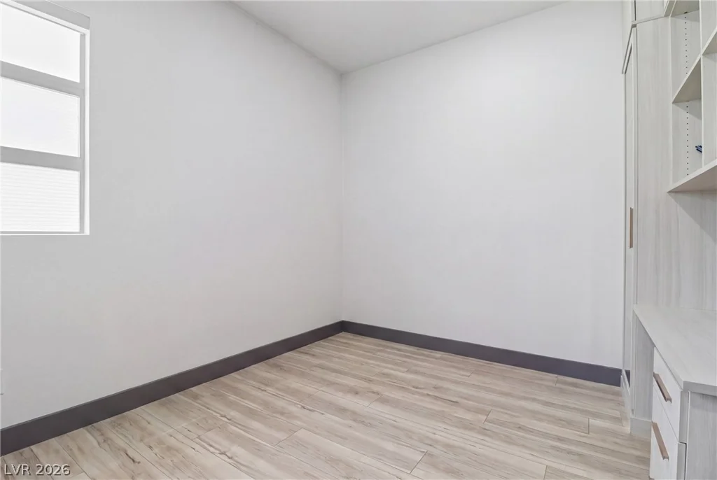 6880 Equinox Cliff, Las Vegas, NV 89135
