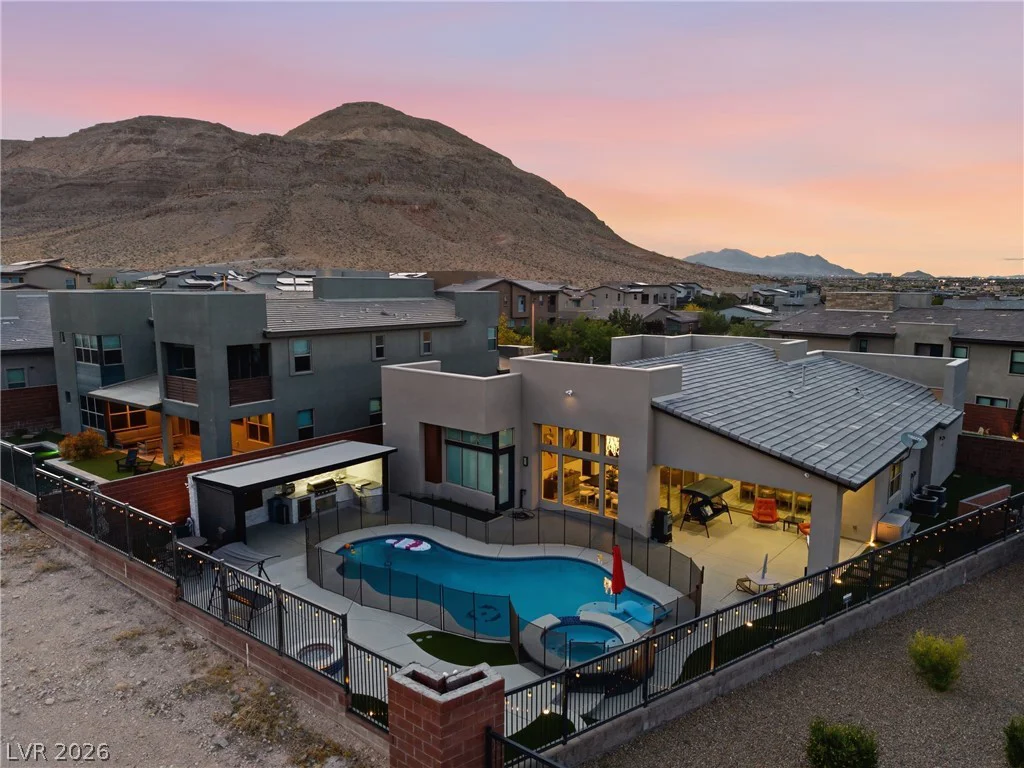 6880 Equinox Cliff, Las Vegas, NV 89135