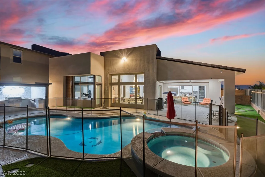 6880 Equinox Cliff, Las Vegas, NV 89135