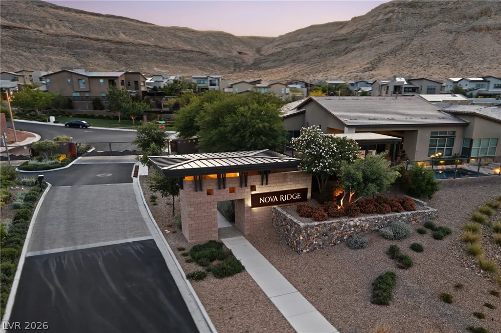 6880 Equinox Cliff, Las Vegas, NV 89135
