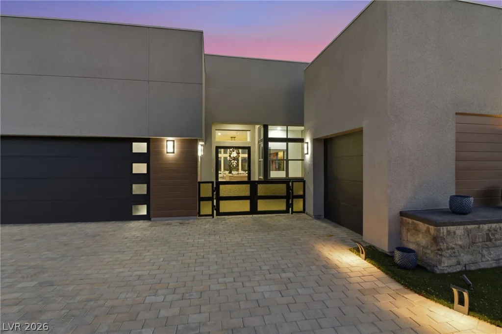 6880 Equinox Cliff, Las Vegas, NV 89135