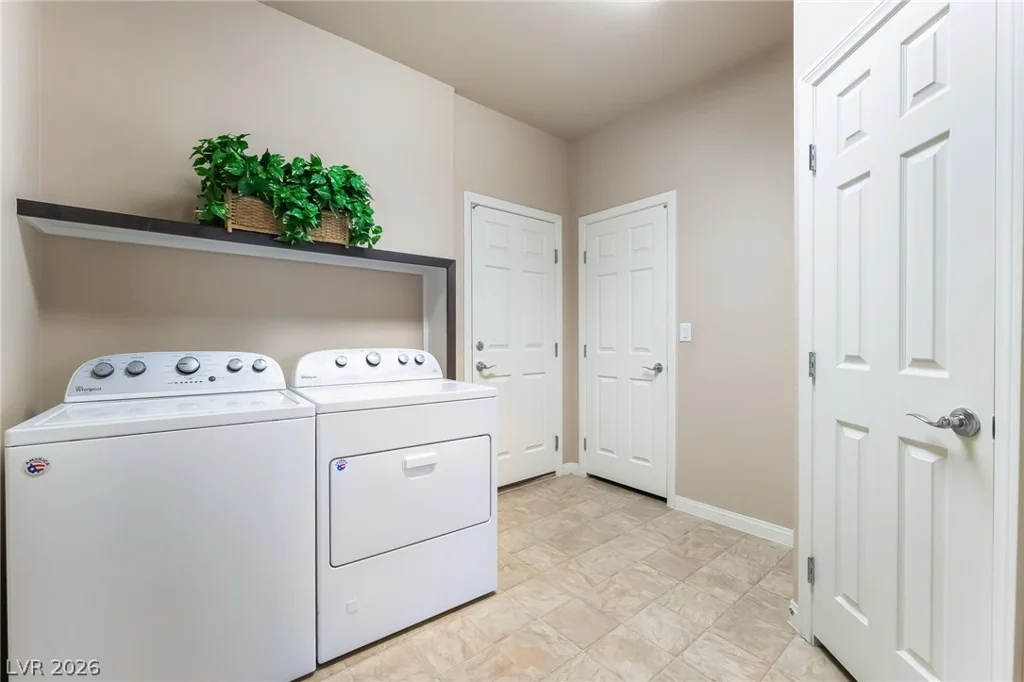 8202 Dover Canyon, Las Vegas, NV 89139