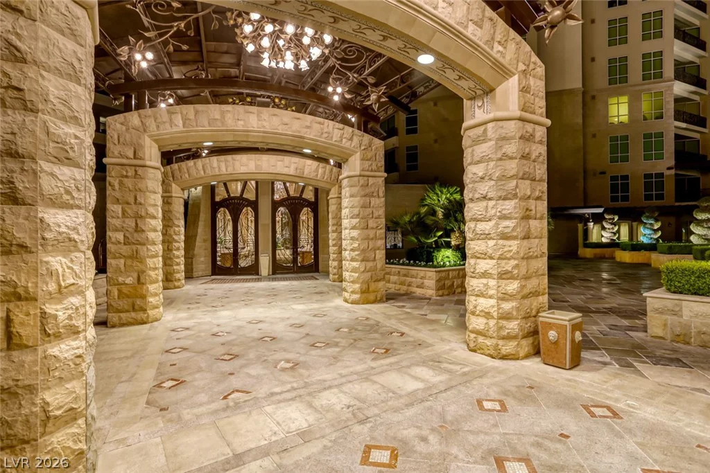 9101 Alta, Las Vegas, NV 89145