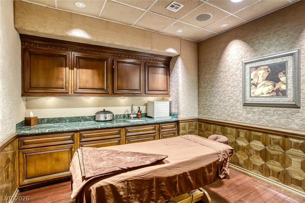 9101 Alta, Las Vegas, NV 89145