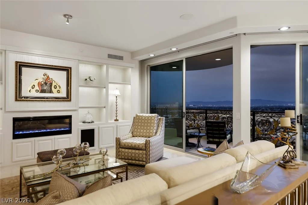 9101 Alta, Las Vegas, NV 89145
