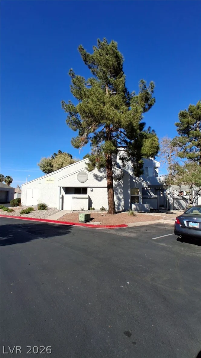 5632 Vineyard, Las Vegas, NV 89110